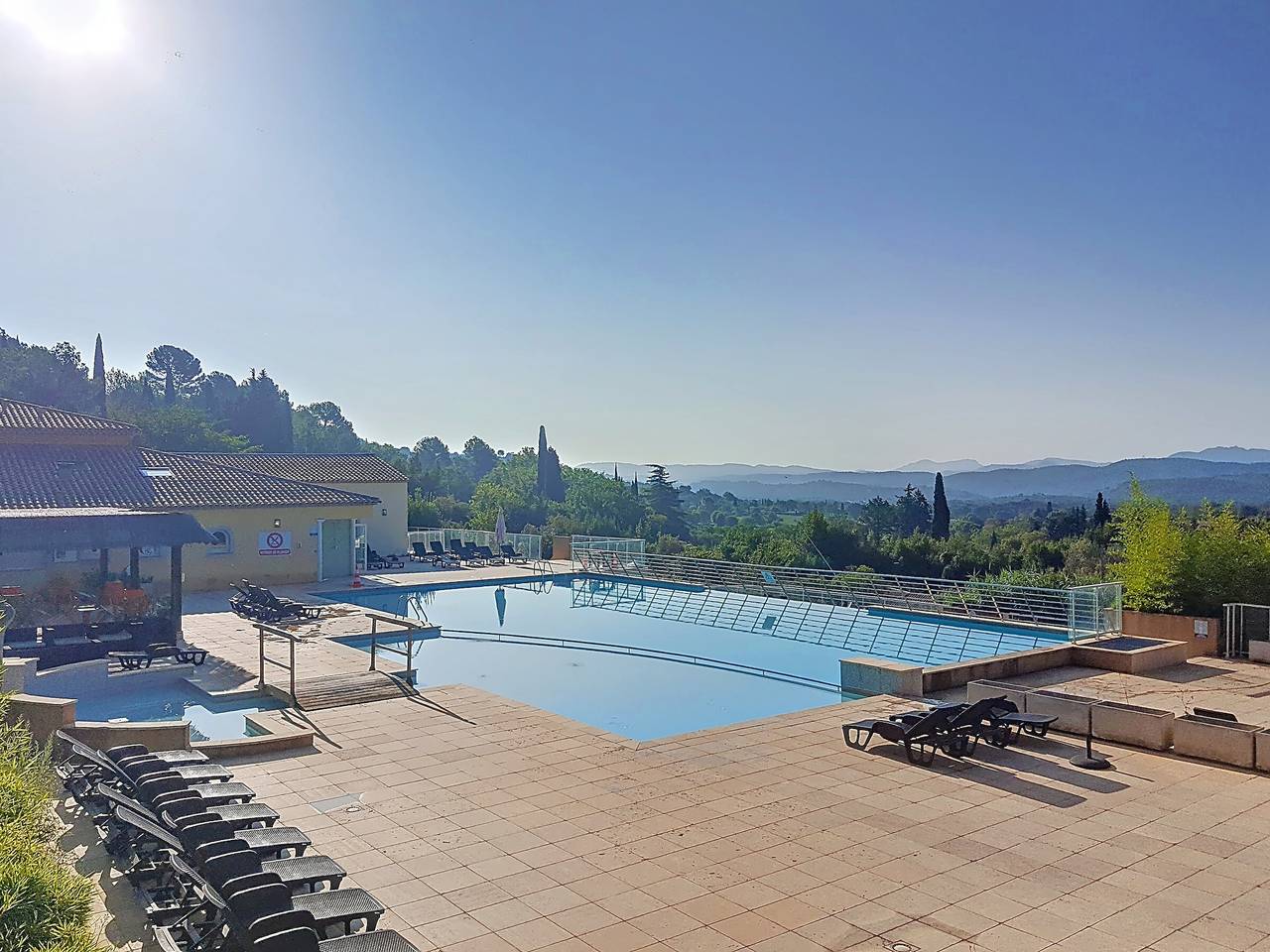 Entire apartment, Callian: Secure apartment near the lake, pets allowed in Callian, Draguignan region