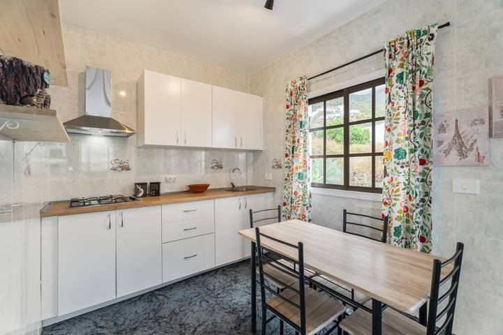Ferienhaus 'Pozo Del Deseo' mit Meerblick, privater Terrasse und Wi-Fi in Las Toscas, Frontera
