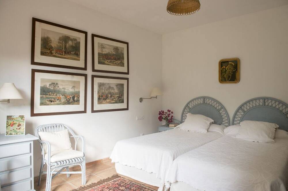 Villa with lovely garden and large swimming pool at only 1 km. from beach in Sotogrande, San Roque