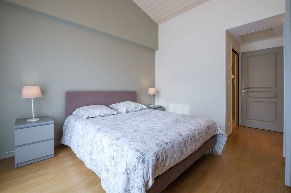 Casa bastante reciente, toda comodidad, en paz, a 500 m de la playa y del puerto. in Jard-sur-Mer, Vandea