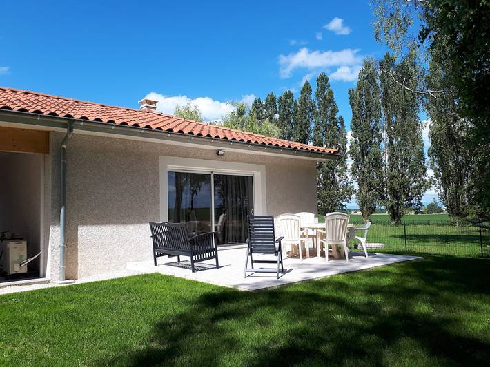 Gîte pour 6 personnes, avec Terrasse et Jardin dans Tramoyes