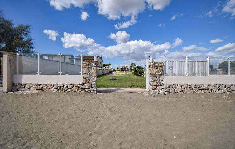 Appartamento con vista mare, piscina e Wi-Fi a 2 km da Torre Olevola in Torre Olevola, Terracina