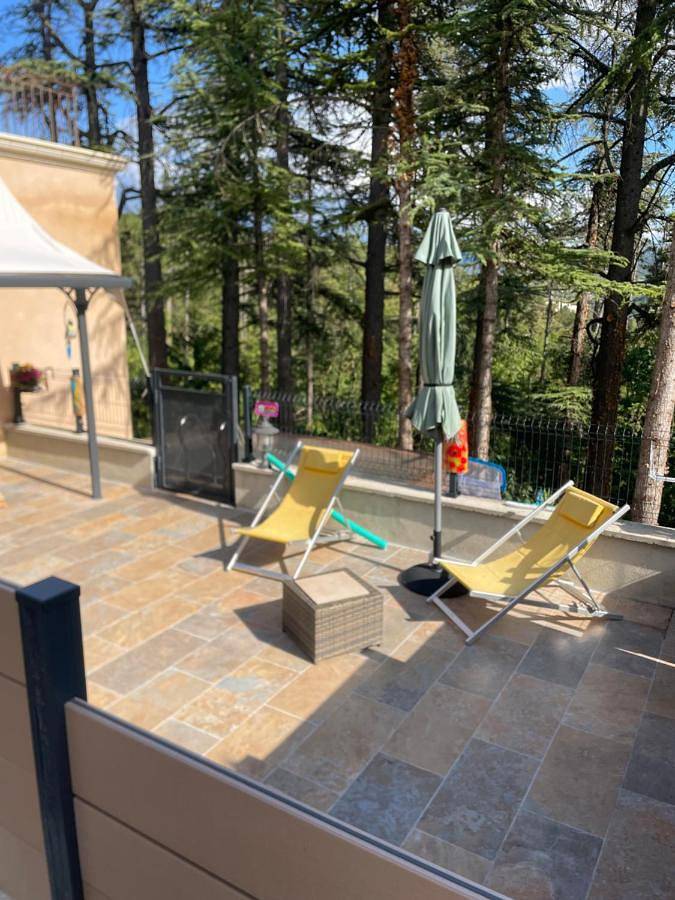 Gîte pour 6 personnes, avec piscine ainsi que vue et jardin à Crest - 3