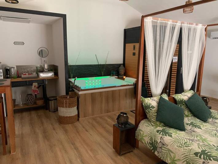 Alojamiento y desayuno para 2 personas, con sauna y jardín además de jacuzzi y terraza - 1