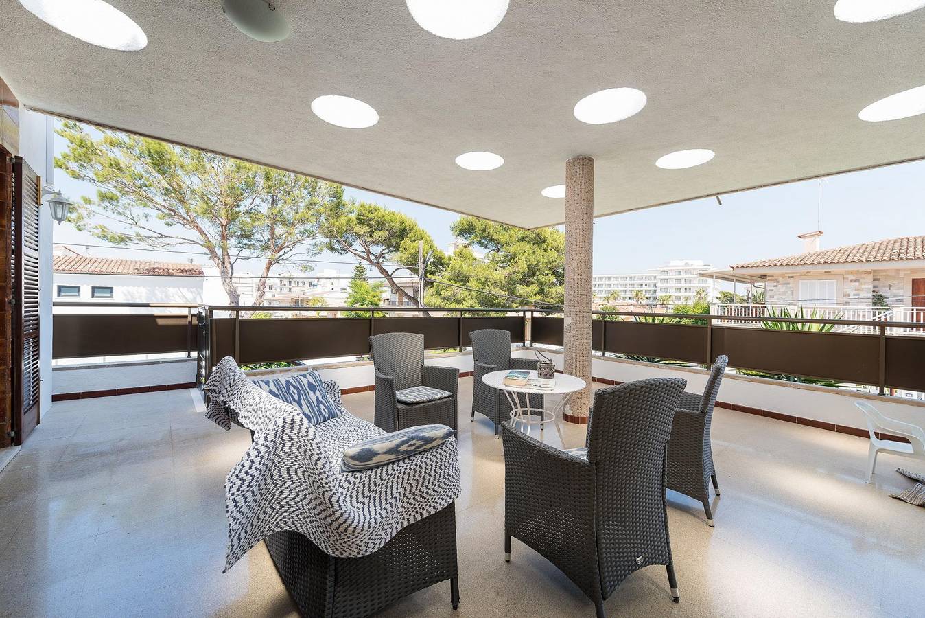 Elianto - Wonderful beach house near the sea with several furnished terraces perfect to enjoy the good weather. Free Wifi. in Can Picafort, Santa Margalida