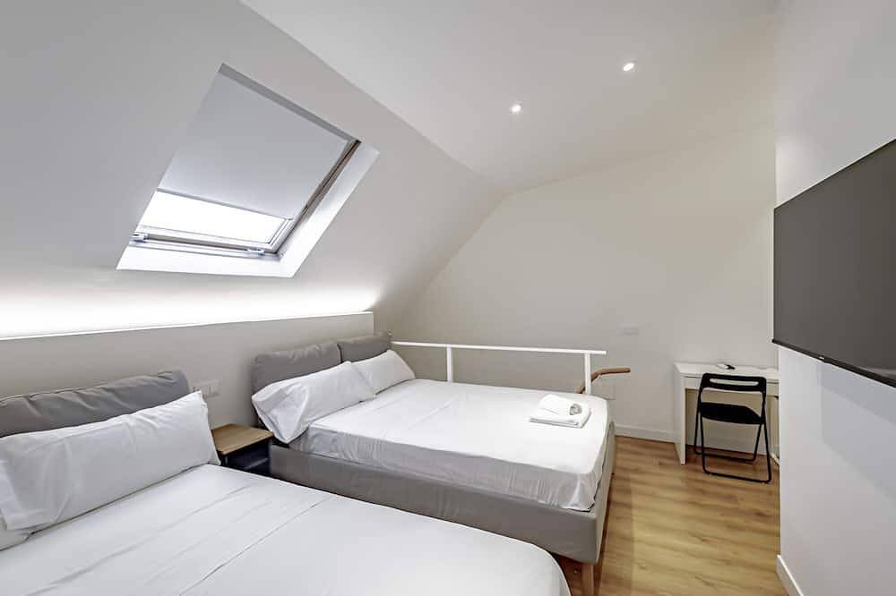 Entire apartment, Luxury Duplex Feria de Madrid 6 people 211 in Madrid, Madrid Province