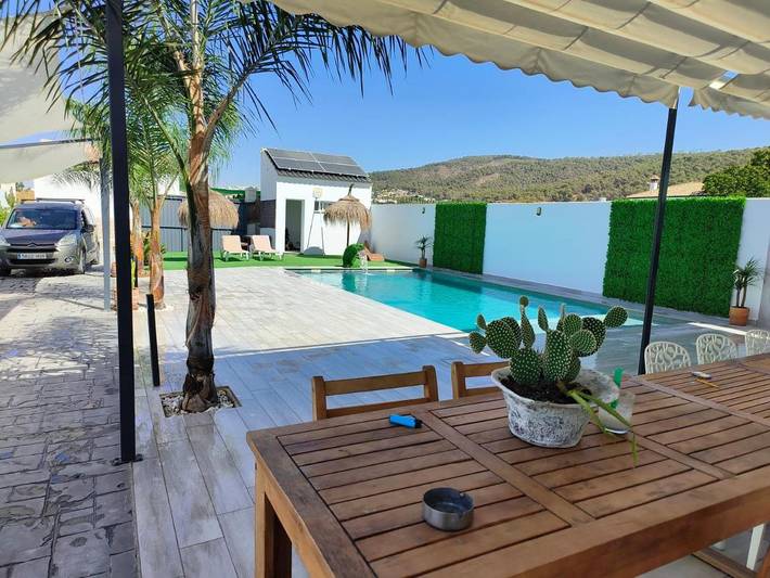 Location de vacances pour 8 personnes, avec vue ainsi que piscine et terrasse, animaux acceptés à Montellano - 3