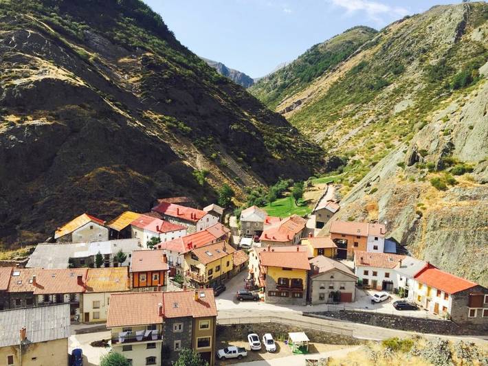 Casa rural para 4 personas, con Balcón además de Terraza y Vistas en Posada de Valdeón