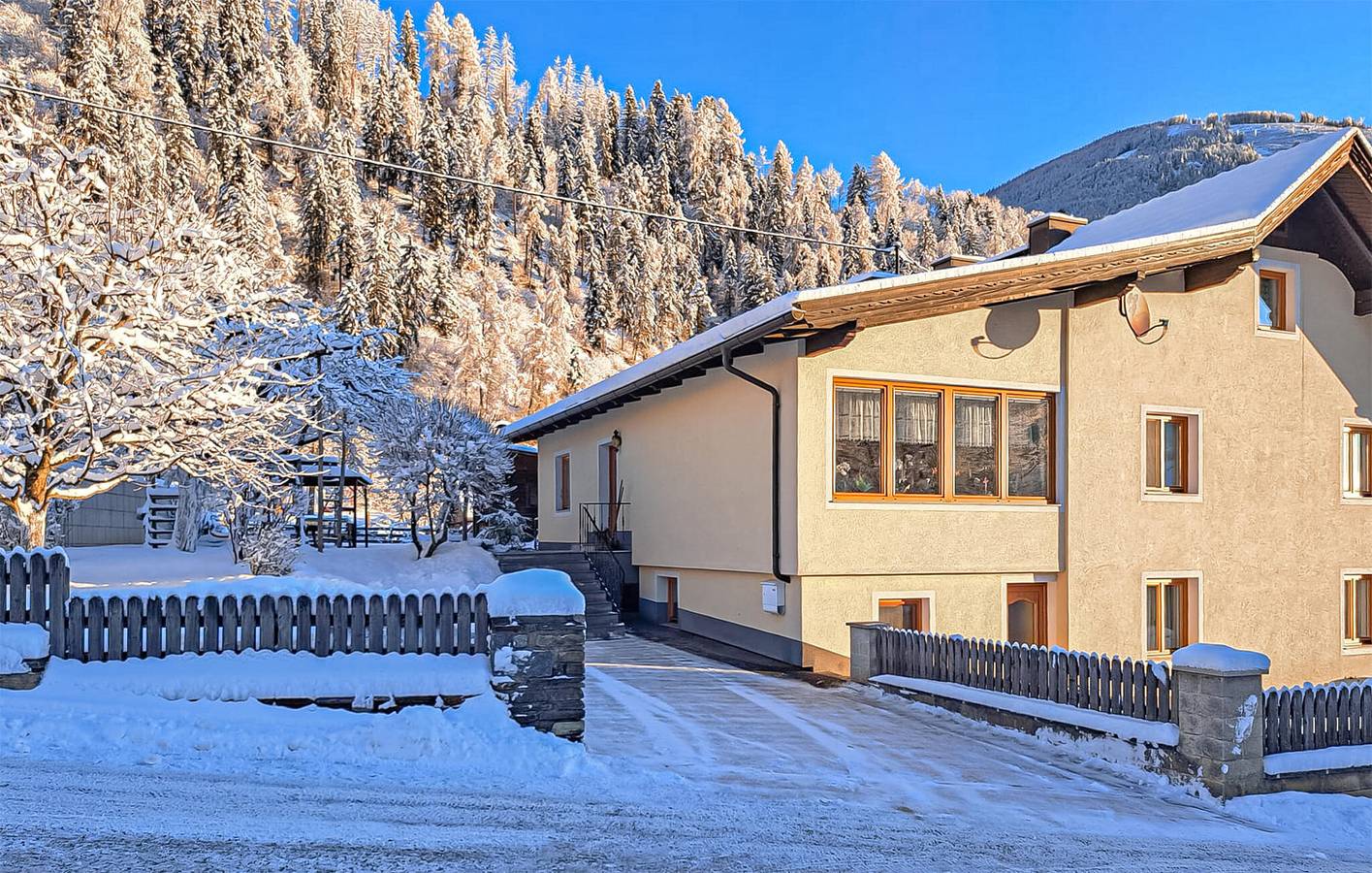 Ganze Ferienwohnung, Apartment mit Bergblick und moderner Ausstattung in Obervellach in Obervellach, Bezirk Spittal an der Drau