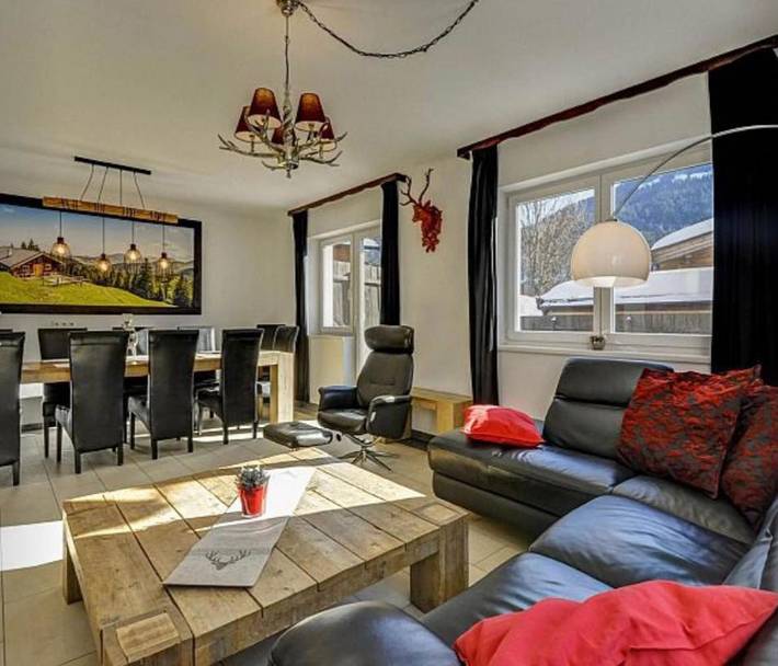 Ferienhaus für 10 Personen, mit Balkon und Terrasse sowie Garten und Sauna