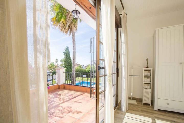 Ferienhaus für 6 Personen, mit Balkon und Terrasse sowie Garten und Pool in Montroig Bahia - 2