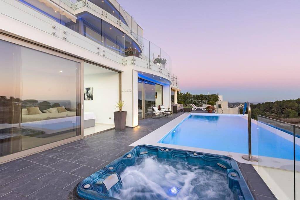 Moonlit Bb Spa Art boutique Cab in Teulada, Costa Blanca