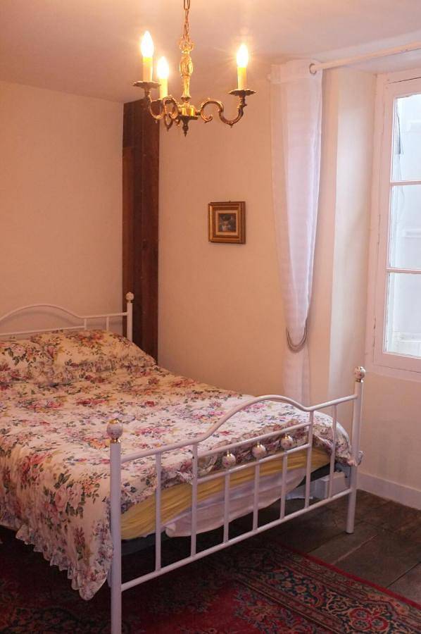 Gîte pour 2 personnes, avec vue et jardin, animaux acceptés à Exideuil - 4