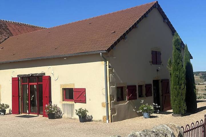 Gîte pour 7 personnes, animaux acceptés dans Montceaux-l'Étoile