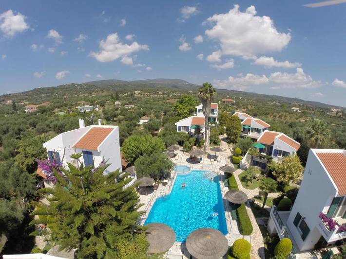 Appart’hôtel pour 3 personnes, avec jardin ainsi que vue et piscine, adapté aux familles