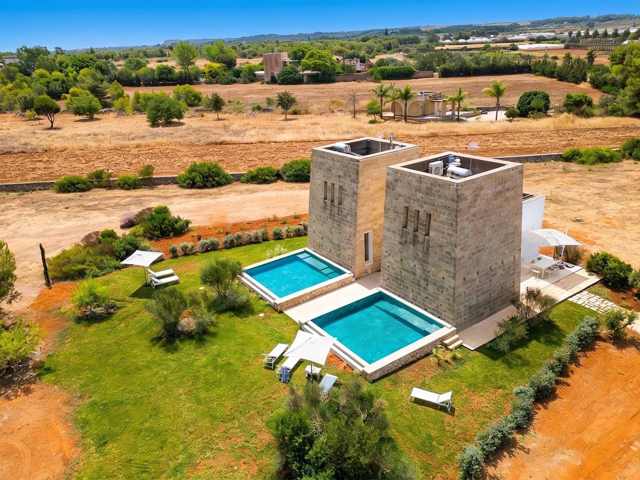 Ultra-Lux Tower Villa: Dual Pools, Near Beaches in Galípoli, Golfo de Tarento