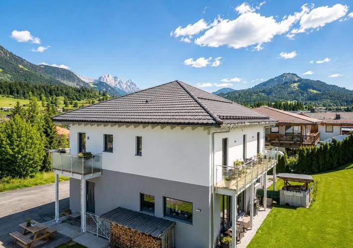 Chalet voor 13 personen, with Balkon and Terras as well as Tuin and Uitzicht in Fieberbrunn