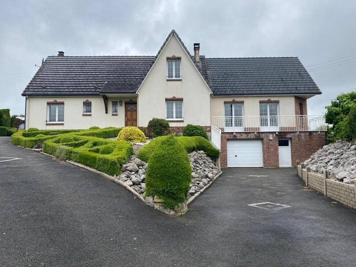 Location de vacances pour 9 personnes, avec terrasse et jardin à Fief