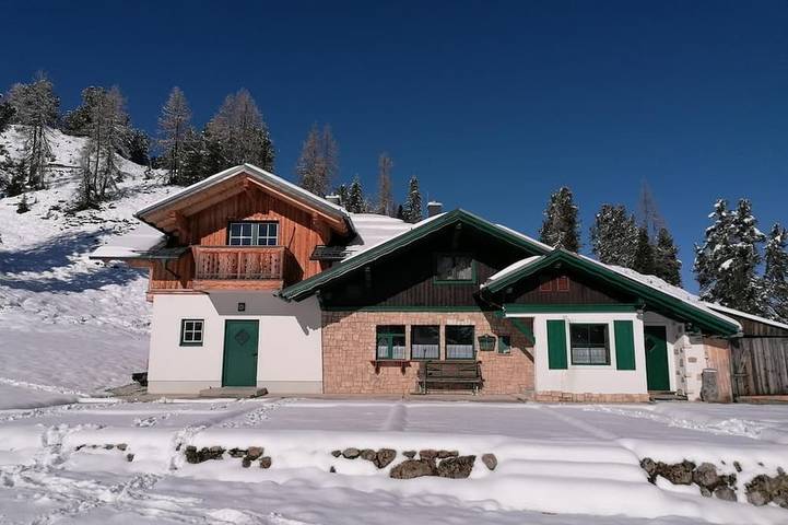 Gîte pour 10 personnes, avec jardin