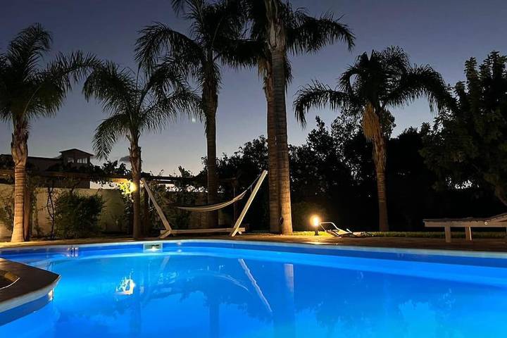 Villa per 8 persone, con terrazza e piscina nonché panorama, con animali domestici a Terrasini