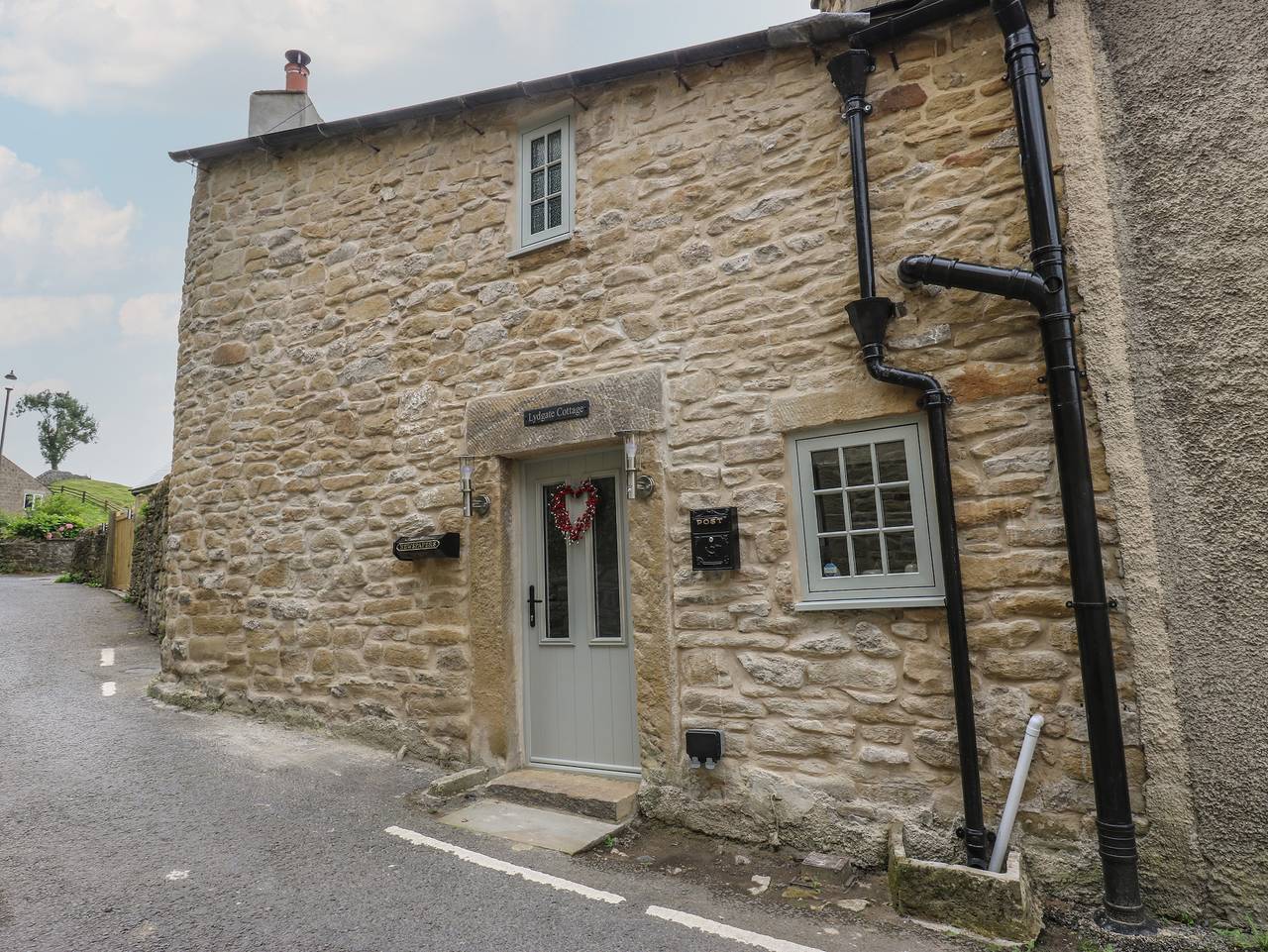 Lydgate Cottage in Eyam, Derbyshire