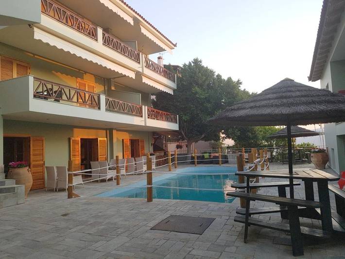 Appart’hôtel pour 4 personnes, avec jardin et piscine, animaux acceptés