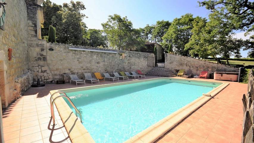 Château pour 27 personnes, avec jardin et piscine dans le Lot-et-Garonne - 2