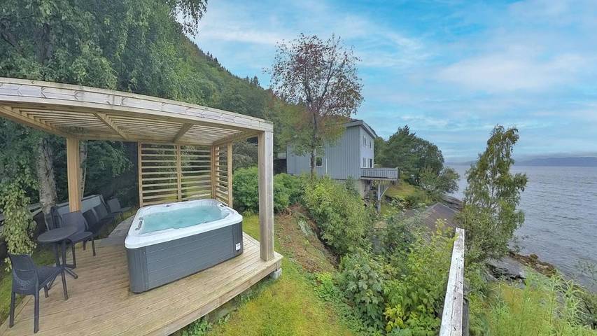 Location de vacances pour 9 personnes, avec piscine ainsi que jardin et jacuzzi dans Trondheim - 2