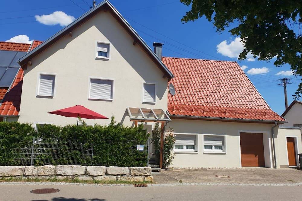 Wunderschönes Ferienhaus in Zainingen in Römerstein, Neckar-Alb