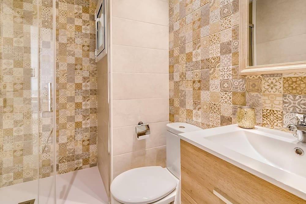 Apartamento entero, Aparthotel con piscina y terraza vistas al mar in Santa Susana, Costa del Maresme