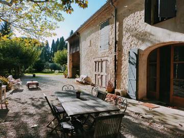 Cottage pour 4 personnes, avec vue ainsi que jardin et piscine à Plan-d'Orgon