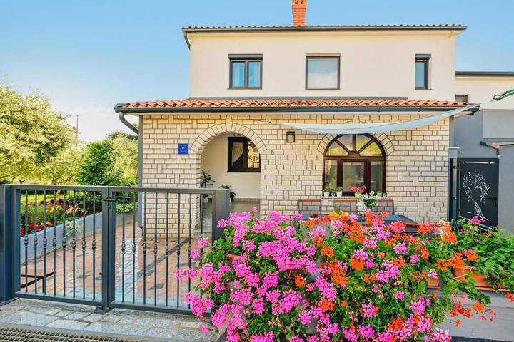 Ferienhaus mit Meerblick für 7 Personen, mit Garten und Ausblick, mit Haustier in Poreč - 2