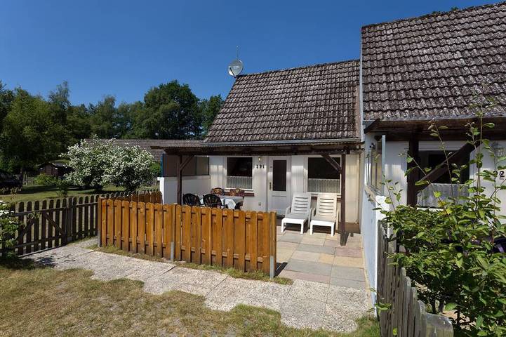 Ferienhaus für 4 Personen, mit Terrasse und Garten in Wisch