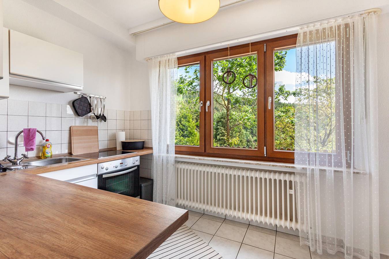 Appartement 'Sauerlandblick' met uitzicht op de bergen, eigen terras en Wi-Fi, foto 8