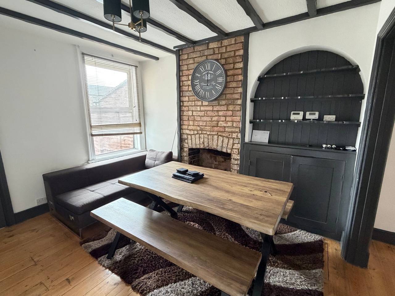 3 Bed House Contractor Friendly Long Stays Welcome in Bedford