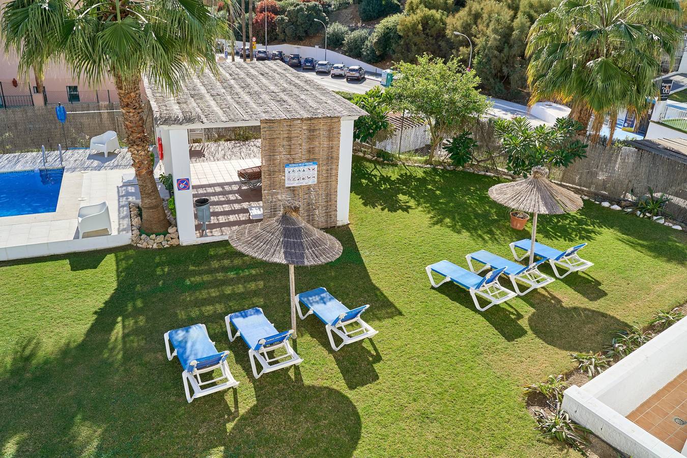 Apartamento en hotel 'N8' con piscina compartida, Wi-Fi y aire acondicionado in Playa de Burriana, Nerja