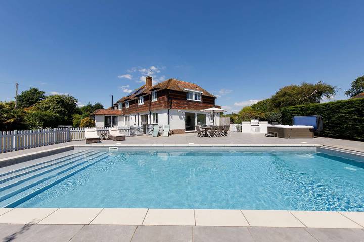 Holiday rental for 10 people, with Hot tub and Garden as well as Pool in West Wittering