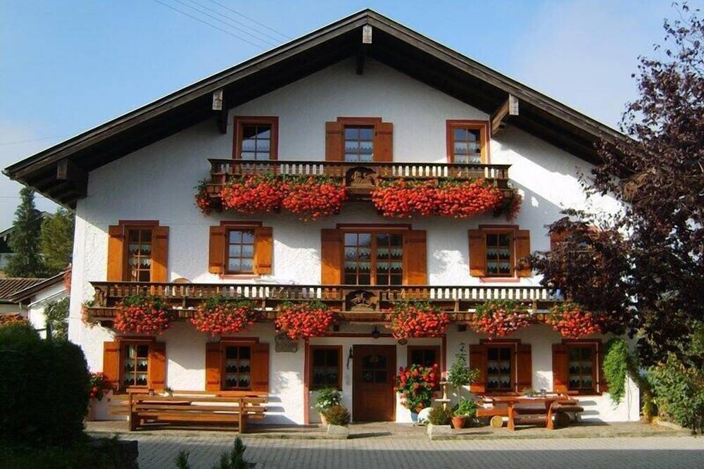 Ganze Wohnung, Appartment Schwalbennest 27 qm, 1-2 Personen, Wohnschlafraum, Wlan, Balkon in Staudach-Egerndach, Bayerische Alpen