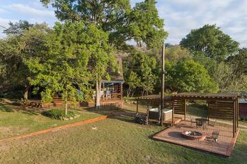 Log Cabin for 6 Guests in Wimberley, Hays County, Picture 1