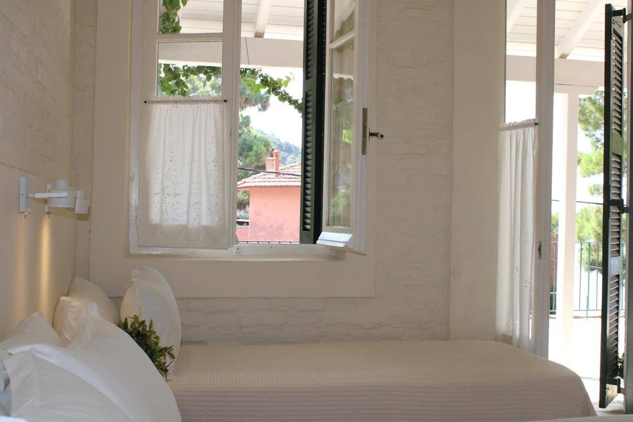 Zefiros Traditional Hotel in Paleokastritsa, Corfou