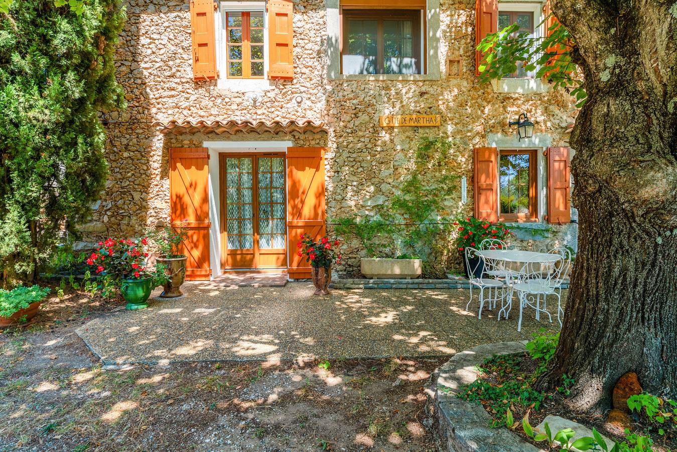  'Chez Martha' avec Vue sur la Montagne, Terrasse et Jardin privés in Anduze, Parc national des Cévennes