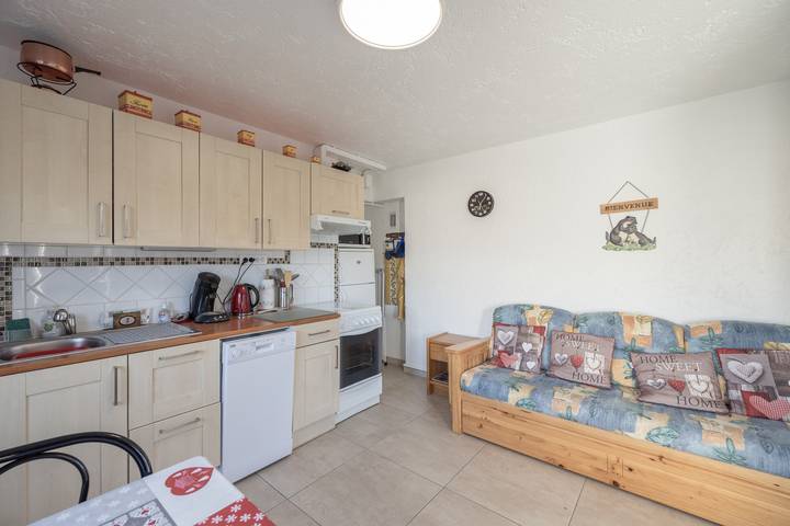 Hel lejlighed, Apartment 'Les Rocailles' with Mountain View, Private Terrace and Wi-Fi in Notre-Dame-de-Bellecombe, Albertville Området