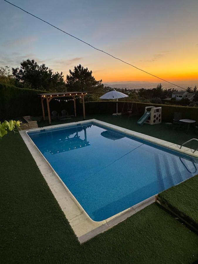 Casa rural para 6 personas, con Balcón y Terraza además de Jardín y Piscina en Monachil - 3