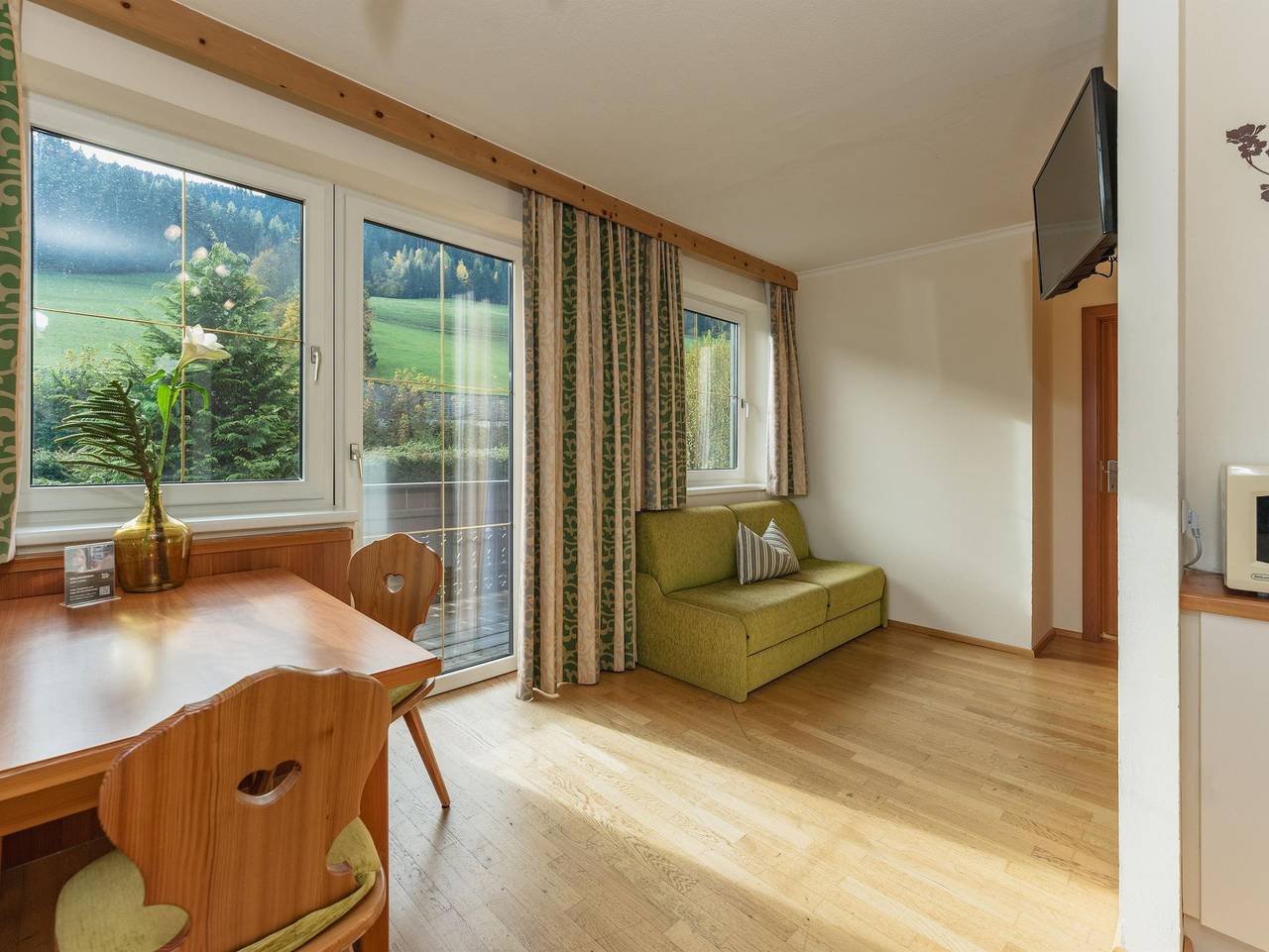 Ganze Ferienwohnung, Stögergut by Schladming-Appartements - Alpenrose - App./2 Schlafräume, Dusche, Wc in Haus, Schladming-Dachstein