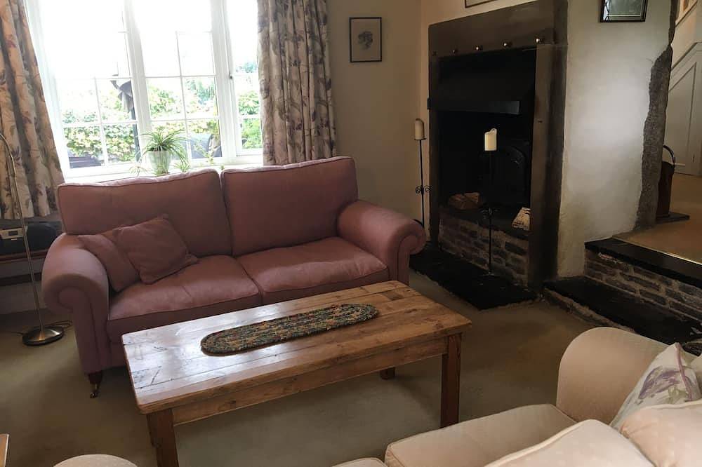 Charming luxury  cottage near Ilkley with great views and fabulous location. in Addingham, Nidderdale AONB