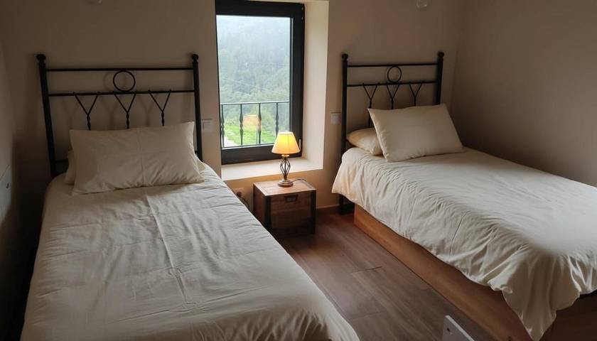 Apartamento para 3 personas, con jardín y vistas, Se admiten mascotas en Taramundi