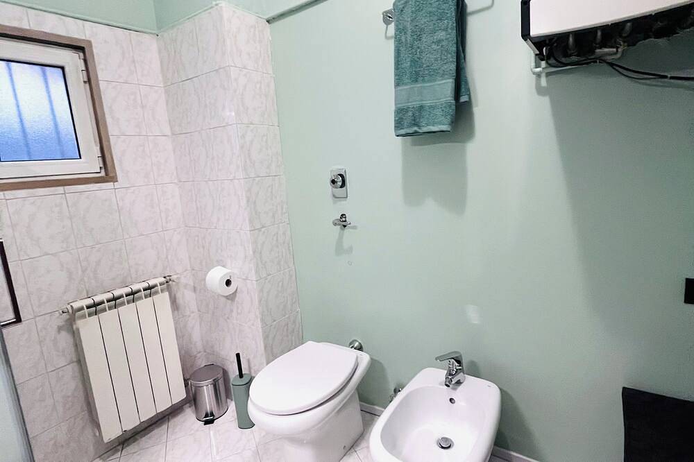 Entire apartment, Roxy's House M1 Rondo Sesto San Giovanni Milan 15 m Duomo Rho Fiera/San Siro in Sesto San Giovanni, Milan Province