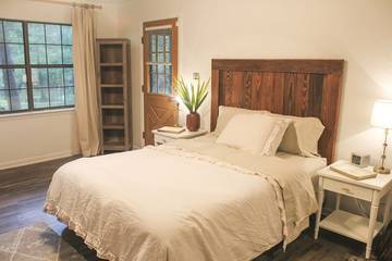 Log Cabin for 8 Guests in Louisiana, USA, Picture 2