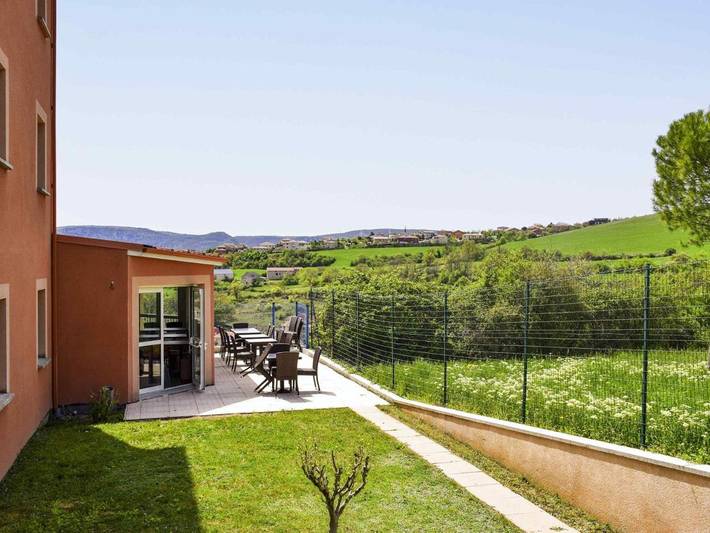 Hôtel pour 4 personnes, avec piscine et jardin, animaux acceptés