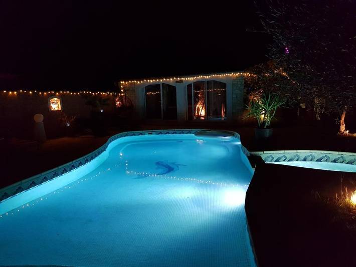 Location de vacances pour 6 personnes, avec jardin ainsi que piscine et jacuzzi à Sabran - 3